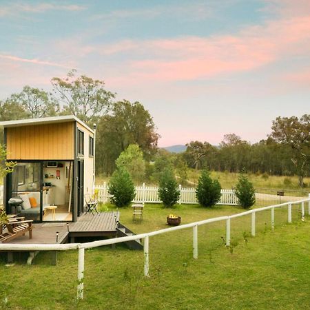 Yellow Rock Views By Tiny Away Broke Exterior foto