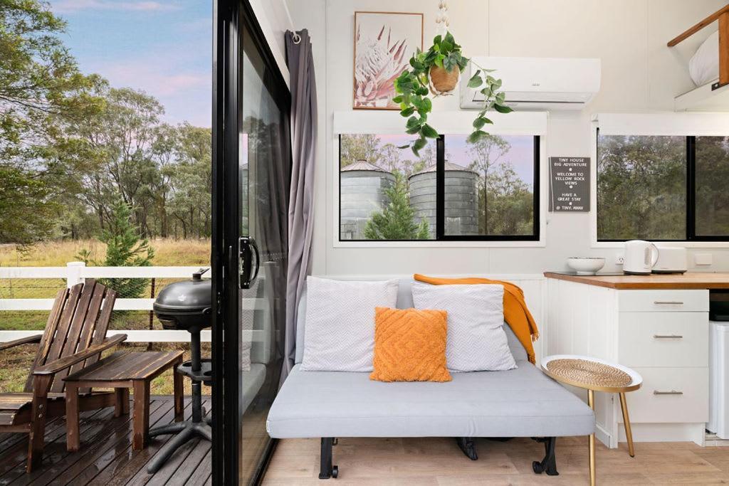 Yellow Rock Views By Tiny Away Broke Exterior foto