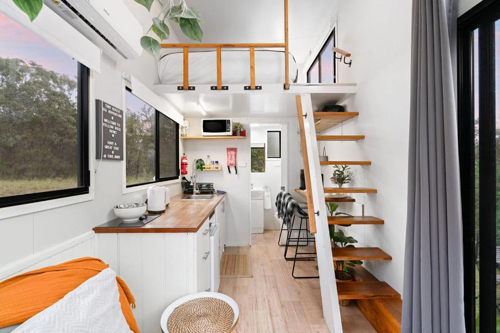 Yellow Rock Views By Tiny Away Broke Exterior foto